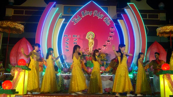 Hà Tiên: Chùm ảnh Đại lễ Phật đản tại biên cương cực nam Tổ quốc