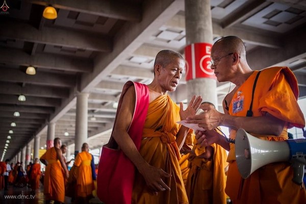 Thái Lan: Chùm ảnh Sự kiện Ngày Trái Đất tổ chức tại Tu viện viện Wat Phra Dhammakaya, Bangkok