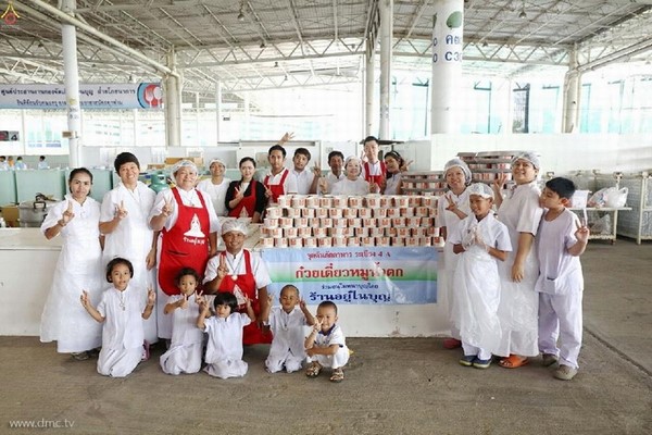 Thái Lan: Chùm ảnh Thiền viện Dhammakaya tổ chức thi Nghiên cứu Kinh tạng Pali cho các chùa toàn quốc