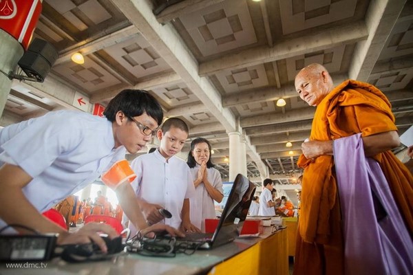 Thái Lan: Chùm ảnh Sự kiện Ngày Trái Đất tổ chức tại Tu viện viện Wat Phra Dhammakaya, Bangkok
