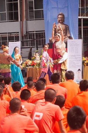 Philippines: Chùm ảnh Kính mừng Phật đản PL. 2559 tại nhà tù Cebu