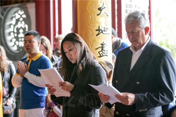 Vương quốc Bỉ: Lễ Phật đản PL. 2559 Pháp hội tắm Phật tại Thiên Không Tự, Brugelette