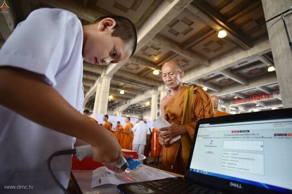 Thái Lan: Chùm ảnh Sự kiện Ngày Trái Đất tổ chức tại Tu viện viện Wat Phra Dhammakaya, Bangkok