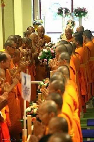 Đức Quốc: Chùm ảnh Lễ Loknimit Okpattsima tại chùa  Wat Phra Dhammakaya, bang Bavaria
