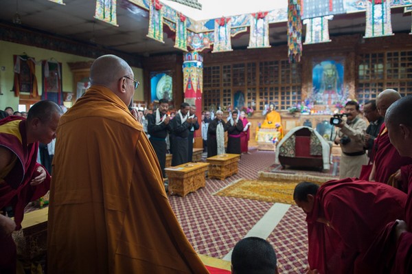 Ấn Độ: Chùm ảnh đức Đạt Lai Lạt Ma chia sẻ Pháp thoại tại Tu viện Jokhang, và học sinh Trường Jamyang, Ladakh