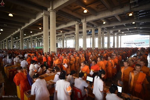 Thái Lan: Chùm ảnh Sự kiện Ngày Trái Đất tổ chức tại Tu viện viện Wat Phra Dhammakaya, Bangkok