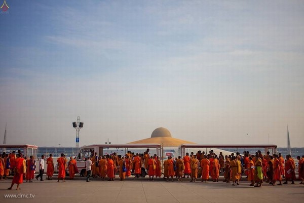 Thái Lan: Chùm ảnh Sự kiện Ngày Trái Đất tổ chức tại Tu viện viện Wat Phra Dhammakaya, Bangkok