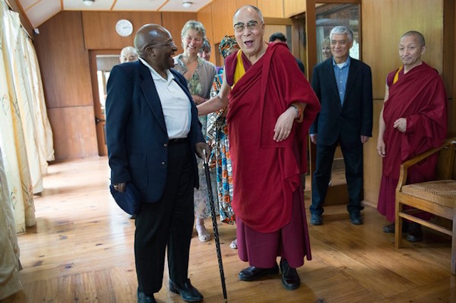 Ấn Độ Chùm ảnh Đức Đạt Lai Lạt Ma đón Tổng giám mục Nam Phi Desmond Tutu