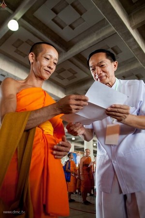 Thái Lan: Chùm ảnh Sự kiện Ngày Trái Đất tổ chức tại Tu viện viện Wat Phra Dhammakaya, Bangkok