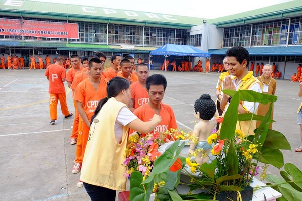 Philippines: Chùm ảnh Kính mừng Phật đản PL. 2559 tại nhà tù Cebu