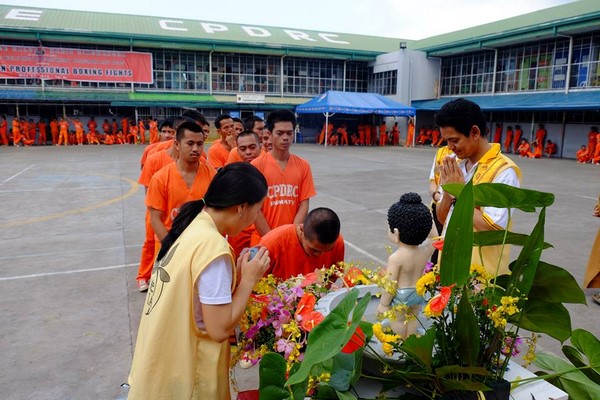 Philippines: Chùm ảnh Kính mừng Phật đản PL. 2559 tại nhà tù Cebu