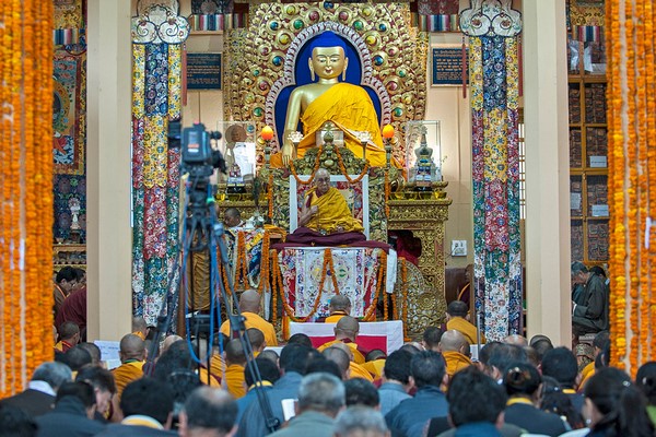Ấn Độ: Đức Đạt Lai Lạt Ma Chứng minh buổi buổi Biện thuyết Triết lý Tính không tại TV. Tsuglagkhang