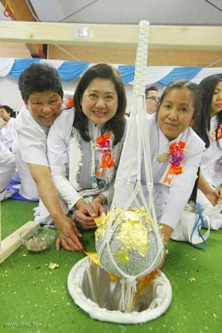 Đức Quốc: Chùm ảnh Lễ Loknimit Okpattsima tại chùa  Wat Phra Dhammakaya, bang Bavaria