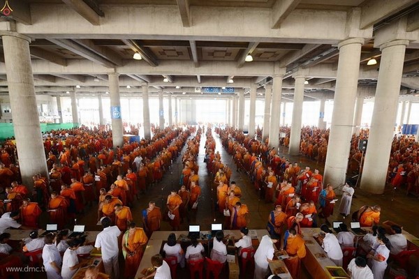 Thái Lan: Chùm ảnh Sự kiện Ngày Trái Đất tổ chức tại Tu viện viện Wat Phra Dhammakaya, Bangkok