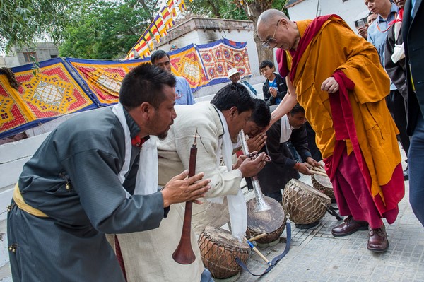 Ấn Độ: Chùm ảnh đức Đạt Lai Lạt Ma chia sẻ Pháp thoại tại Tu viện Jokhang, và học sinh Trường Jamyang, Ladakh