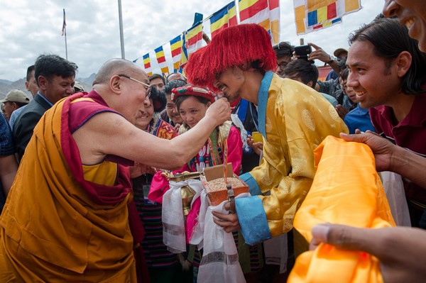 Ấn Độ: Chùm ảnh đức Đạt Lai Lạt Ma chia sẻ Pháp thoại tại Tu viện Jokhang, và học sinh Trường Jamyang, Ladakh