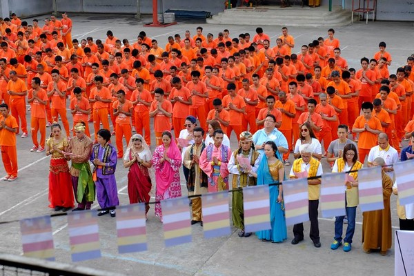 Philippines: Chùm ảnh Kính mừng Phật đản PL. 2559 tại nhà tù Cebu