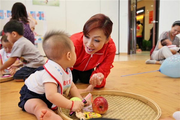 Hồng Kông: Lễ Phật đản chân dung và tấm gương gia đình hạnh phúc