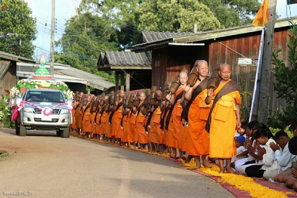 Thái Lan: Chùm ảnh Lễ cung nghinh Xá lợi và đón rước tại ngôi Cổ tự Wat Chedi Luang