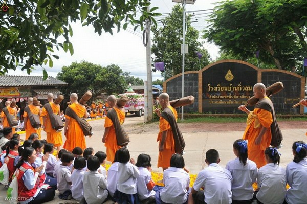 Thái Lan: Chùm ảnh Lễ cung nghinh Xá lợi và đón rước tại ngôi Cổ tự Wat Chedi Luang
