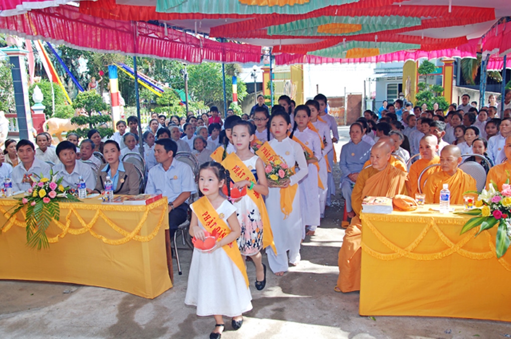 Tây Nguyên: Lễ Phật Đản và Kiết Giới An Cư tại Tịnh xá Ngọc Trung
