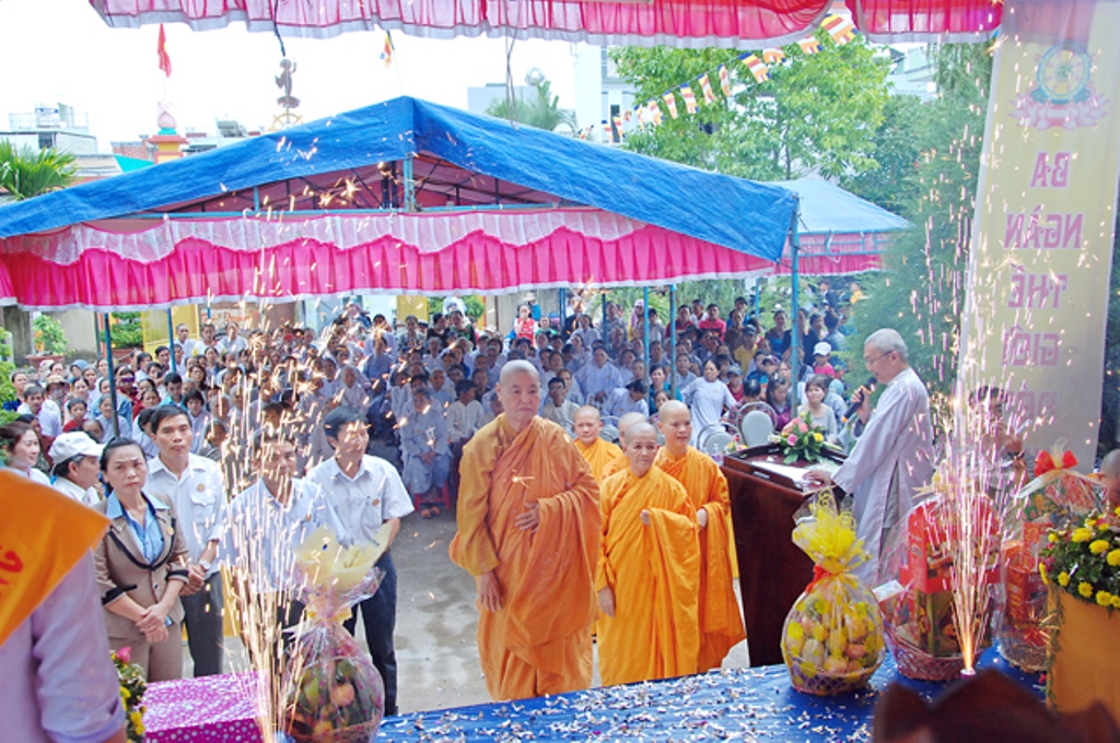 Tây Nguyên: Lễ Phật Đản và Kiết Giới An Cư tại Tịnh xá Ngọc Trung