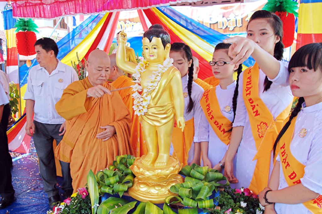 Tây Nguyên: Lễ Phật Đản và Kiết Giới An Cư tại Tịnh xá Ngọc Trung