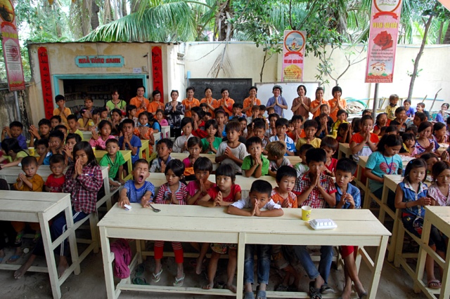 Quỹ Đạo Phật Ngày Nay: Chương trình từ thiện tại Campuchia tháng 04-2015