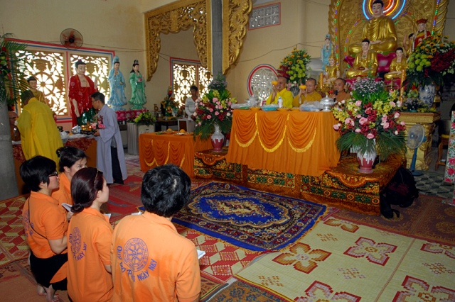 Quỹ Đạo Phật Ngày Nay: Chương trình từ thiện tại Campuchia tháng 04-2015