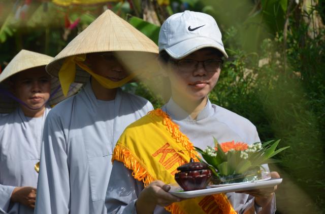 Quảng Trị: Lễ rước Phật đản sanh vào làng