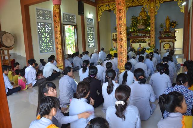 Quảng Trị: Lễ rước Phật đản sanh vào làng