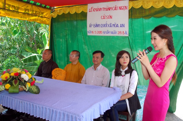 Lễ khánh thành cầu và trao tặng quà tại An Giang: Nối những bờ vui