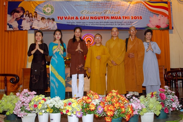 TP. HCM: Lễ cầu nguyện và tư vấn mùa thi 2015 đầy ý nghĩa