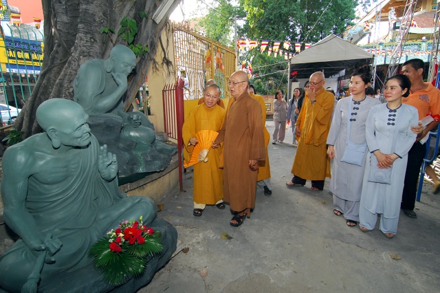 TP.HCM: Khai mạc triển lãm - hội chợ Phật giáo và cung nghinh xá lợi xương Bồ tát Thích Quảng Đức