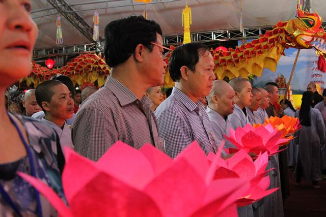 Ninh Bình: Hoa Lư khai mạc lễ hội, cầu siêu các vị tiền bối hữu công