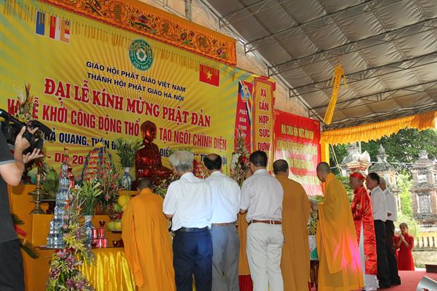 Hà Nội: Chùa Phả Quang Lễ Tắm Phật, Khởi Công Xây Dựng Tam Bảo.