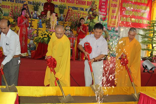 Hà Nội: Chùa Phả Quang Lễ Tắm Phật, Khởi Công Xây Dựng Tam Bảo.