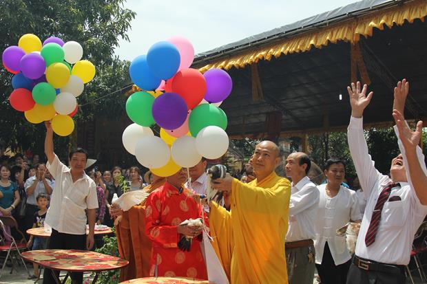 Hà Nội: Chùa Phả Quang Lễ Tắm Phật, Khởi Công Xây Dựng Tam Bảo.