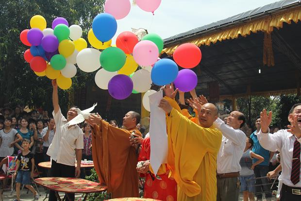 Hà Nội: Chùa Phả Quang Lễ Tắm Phật, Khởi Công Xây Dựng Tam Bảo.