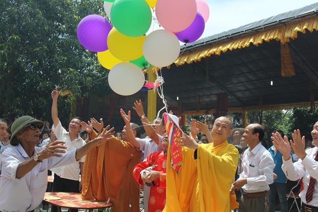 Hà Nội: Chùa Phả Quang Lễ Tắm Phật, Khởi Công Xây Dựng Tam Bảo.