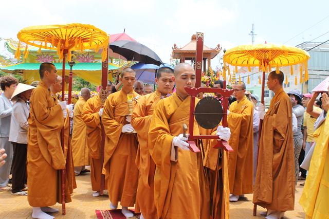 Đồng Tháp: Cung Nghinh Tôn Tượng Cố HT. Thích Trí Tịnh