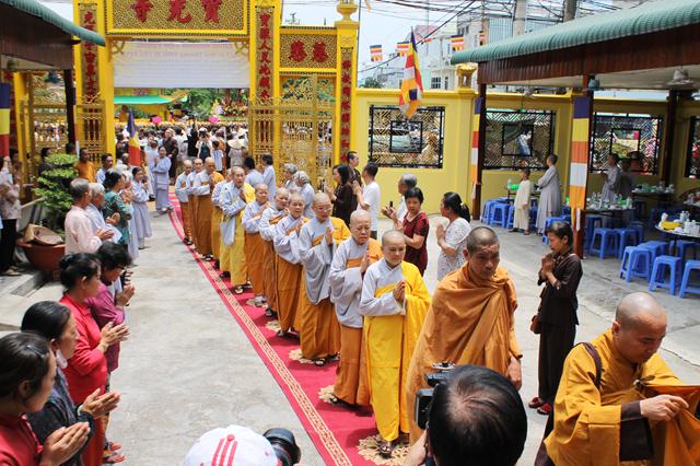 Đồng Tháp: Cung Nghinh Tôn Tượng Cố HT. Thích Trí Tịnh