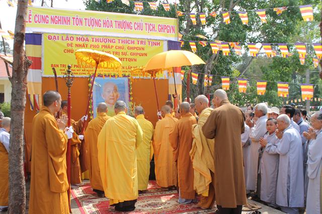 Đồng Tháp: Cung Nghinh Tôn Tượng Cố HT. Thích Trí Tịnh