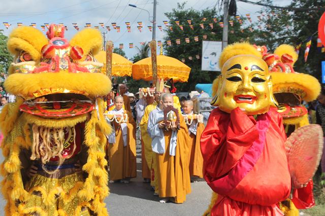 Đồng Tháp: Cung Nghinh Xá Lợi Phật