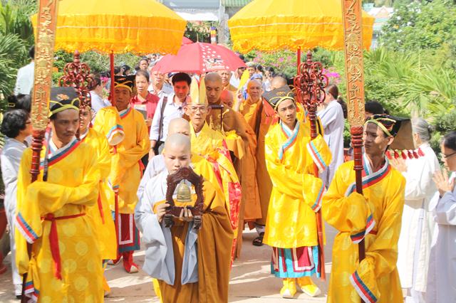 Đồng Tháp: Cung Nghinh Xá Lợi Phật