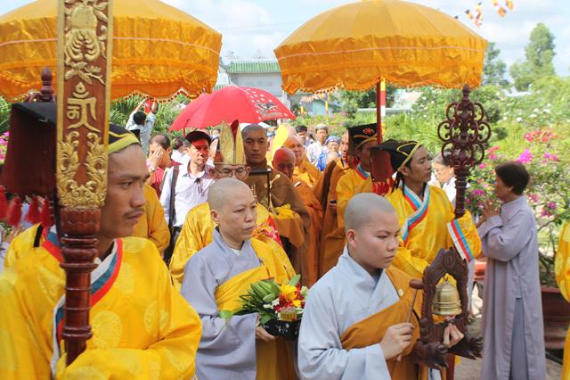 Đồng Tháp: Cung Nghinh Xá Lợi Phật