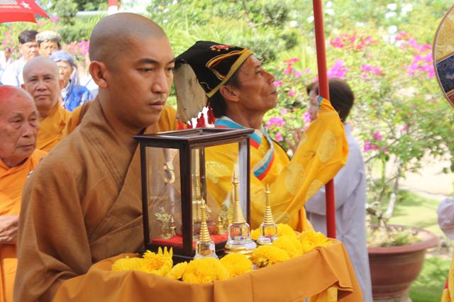 Đồng Tháp: Cung Nghinh Xá Lợi Phật