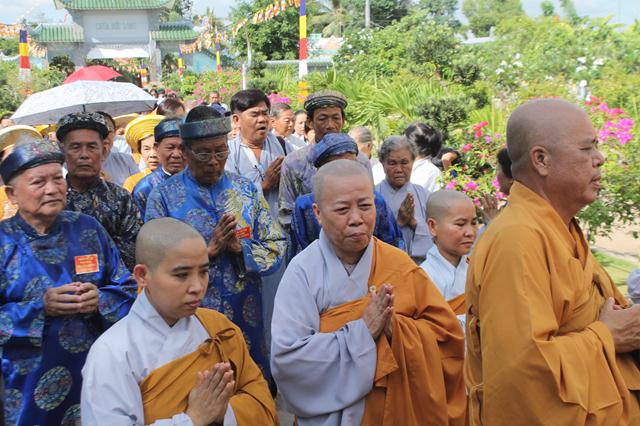 Đồng Tháp: Cung Nghinh Xá Lợi Phật