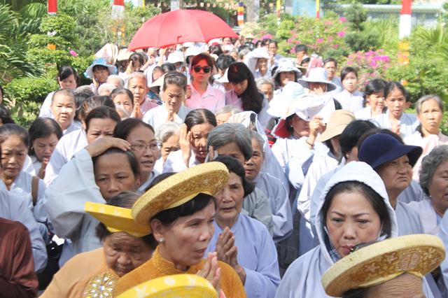 Đồng Tháp: Cung Nghinh Xá Lợi Phật