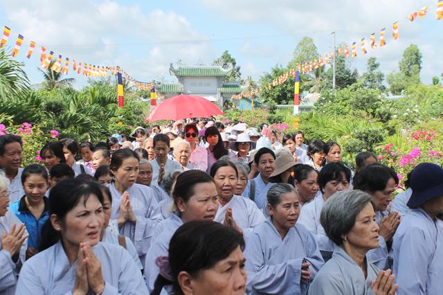 Đồng Tháp: Cung Nghinh Xá Lợi Phật